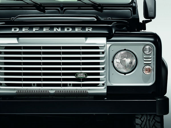 Land Rover Defender Black & Silver Pack