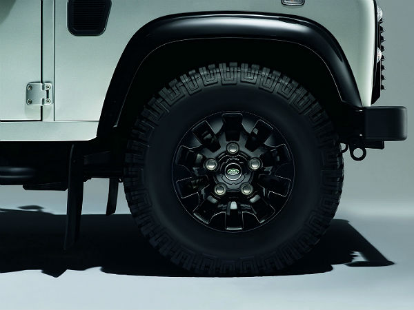 Land Rover Defender Black & Silver Pack