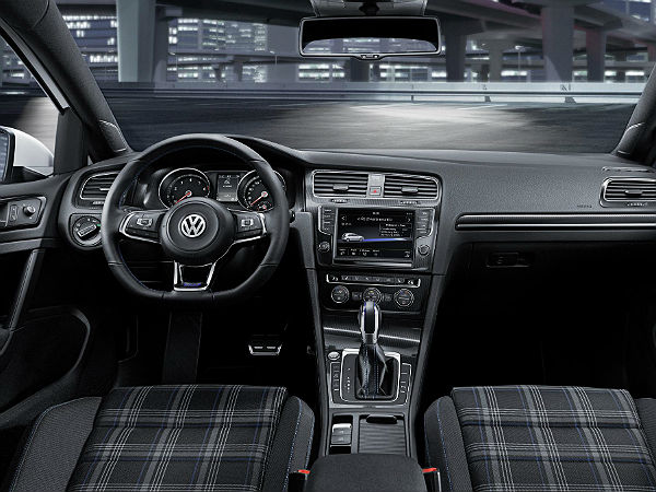 Volkswagen Golf GTE Interiors