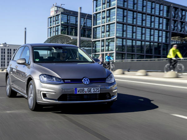 2015 Volkswagen E-Golf Front View