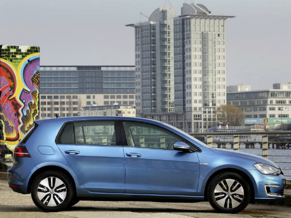 2015 Volkswagen E-Golf Side View