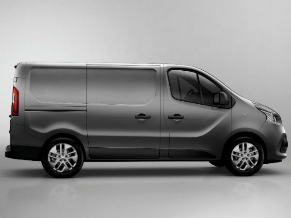 renault trafic side view