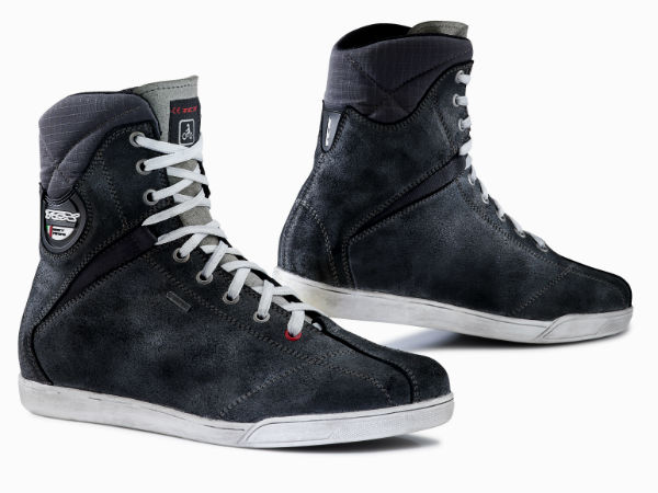 tcx protective sneakers