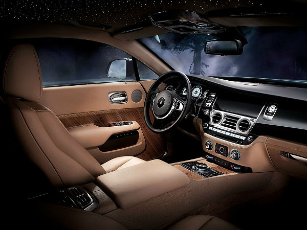 2014 Rolls-Royce Wraith ($372,800) 2014 Rolls-Royce Wraith ($372,800)