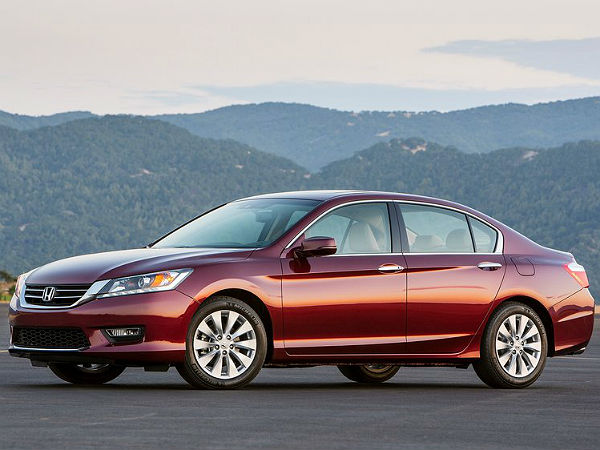 2015 Honda Accord: Side View