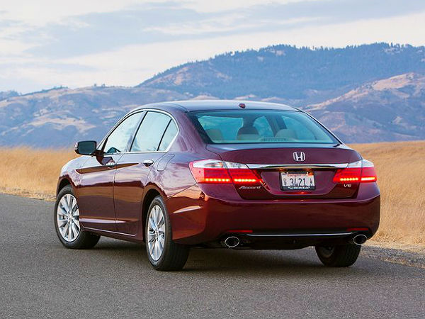 2015 Honda Accord: Rear View