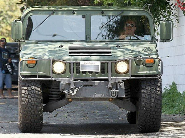 Arnold Schwarzenegger Has Still Not Terminated His Hummer