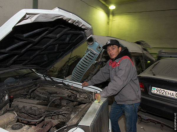 Mercedes Under The Skin Of A Rolls Royce