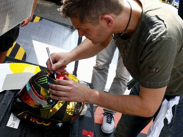 Nico Rosberg’s Special German Helmet