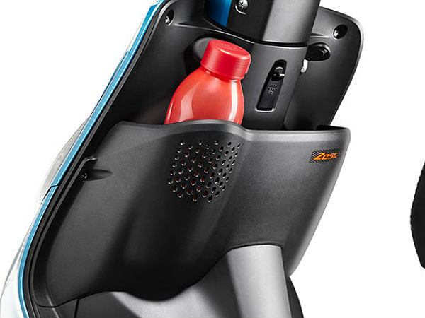 2014 TVS Scooty Zest 110: Open Glove Box