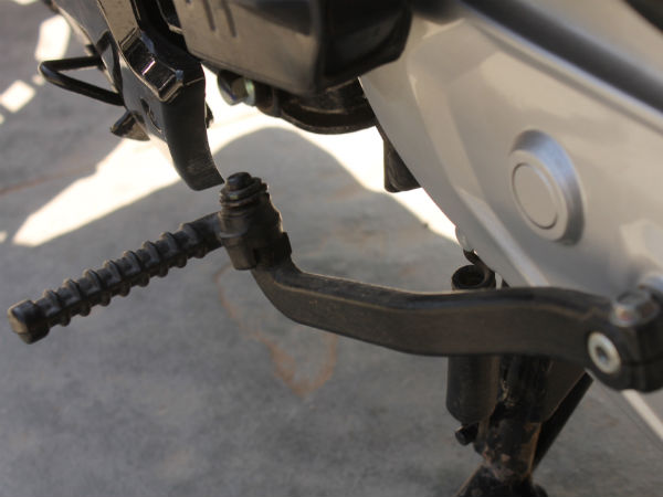 Mahindra Gusto: Front Kick