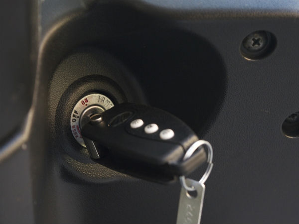 Mahindra Gusto: Remote Flip Key