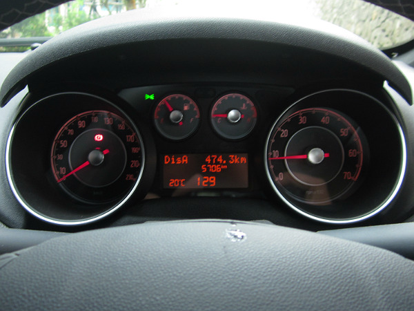 2014 Fiat Punto Evo 90 HP Review: The Call Of Kodaikanal 2014 Fiat Punto Evo 90 HP Review: The Call Of Kodaikanal