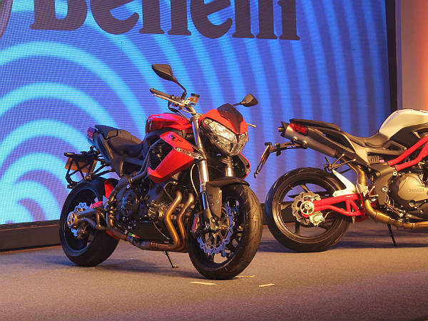 DSK Makes Way For The Italian Thoroughbreds!