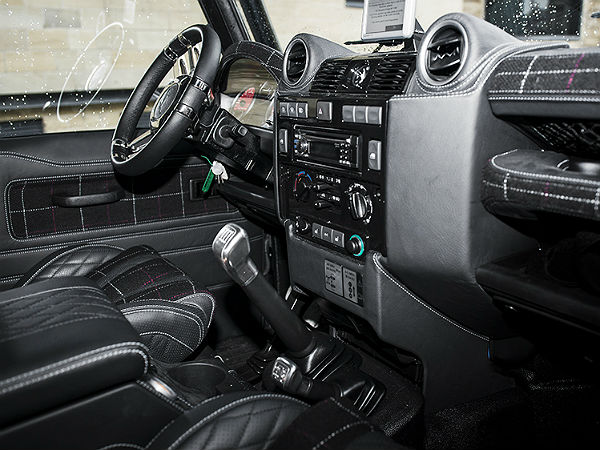 Kahn Design: Land Rover Defender SVX Edition