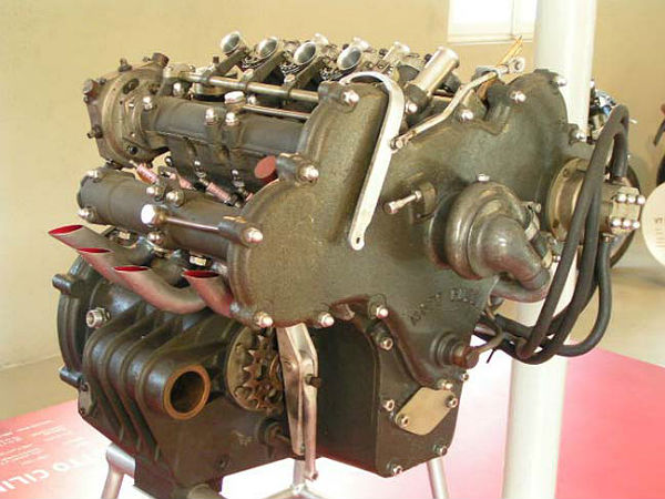 Moto Guzzi V8: Engine