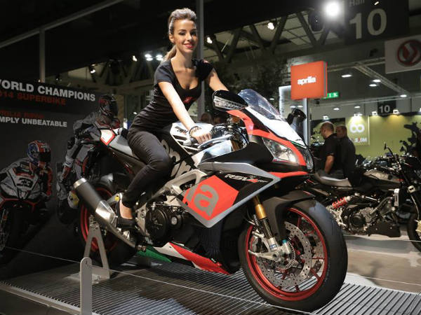 aprilia unveil rsv4 rr