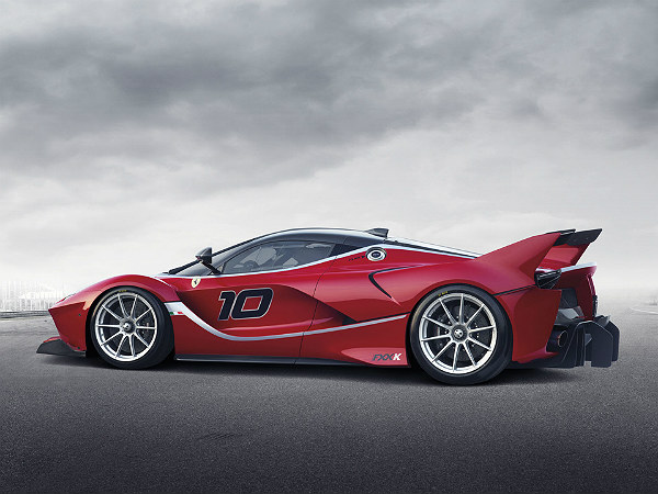 Ferrari FXX K: Competition