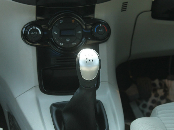 2014 Ford Fiesta Review: Transmission