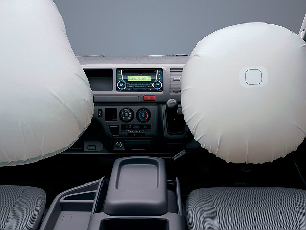 toyota hiace features and specs india