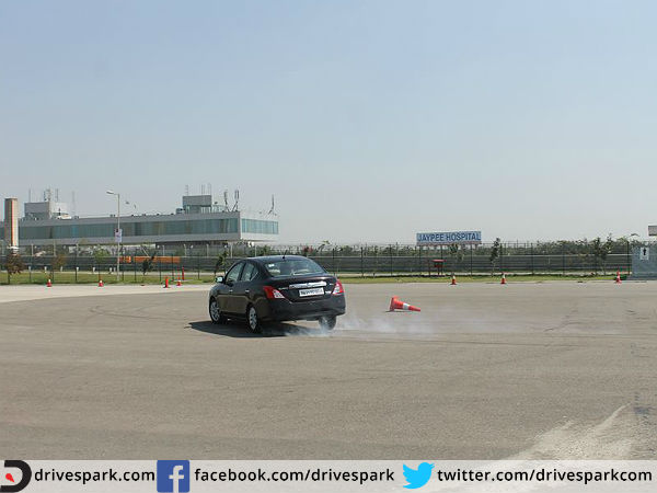 2015 Nissan CARnival 