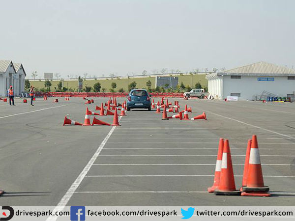 2015 Nissan CARnival 