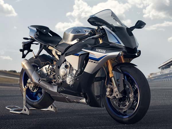 Yamaha India Launch R1 & R1M Superbikes! 