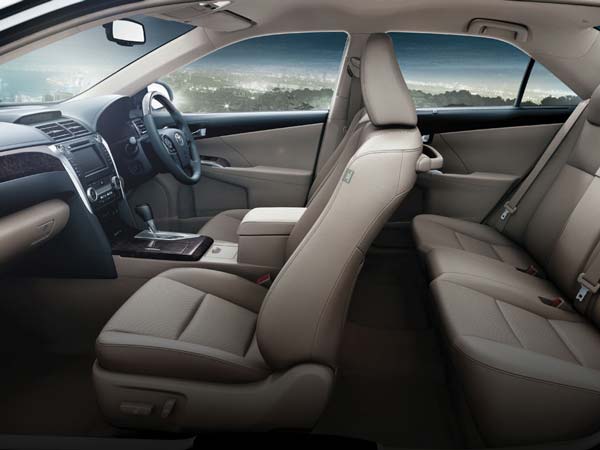 toyota camry india price