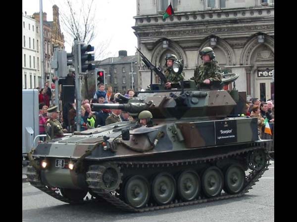 3. The fastest manned tracked vehicle in the world: FV101 Scorpion