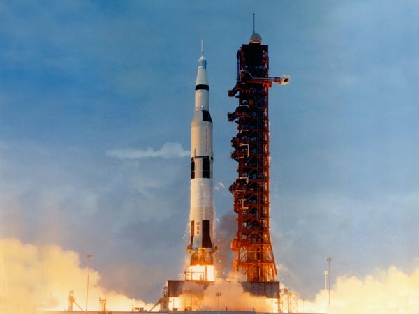10. The fastest spacecraft in the world: Apollo 10