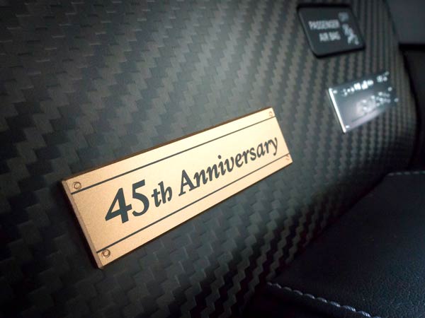 nissan gtr 45th gold edition badge