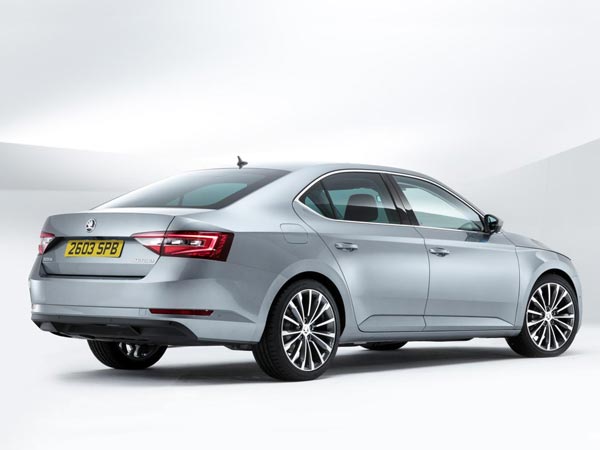 skoda superb features
