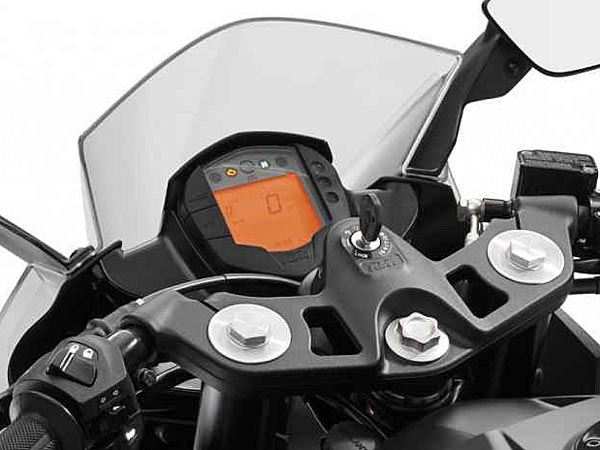 Yamaha R3 Vs Kawasaki Ninja 300 Vs KTM RC 390: Crouch, Set, Go! 