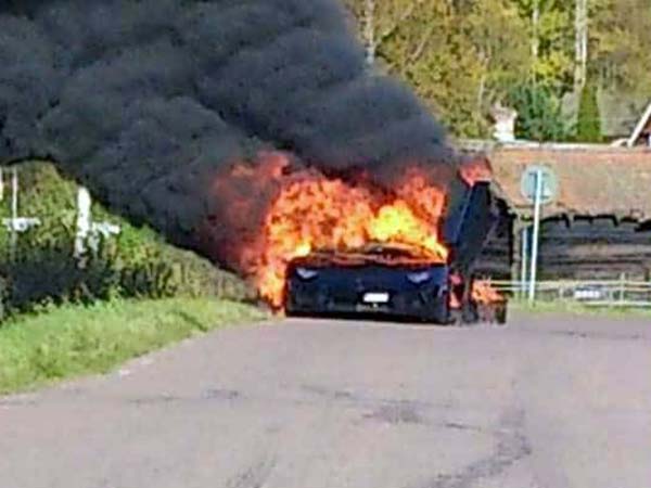 dahlback lamborghini aventador fire
