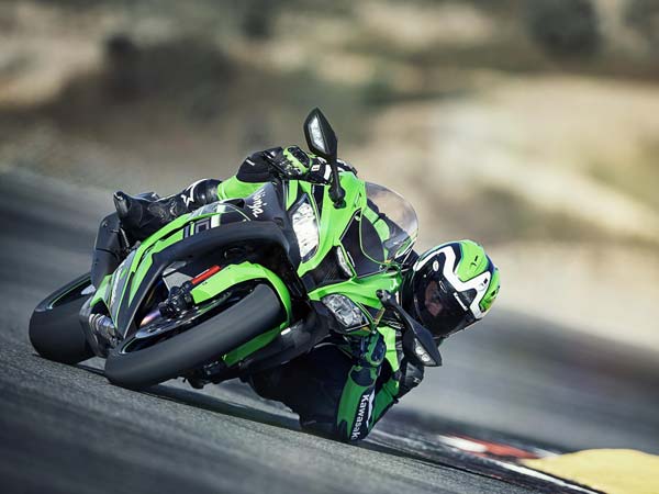 2016 kawasaki ninja zx-10r in action