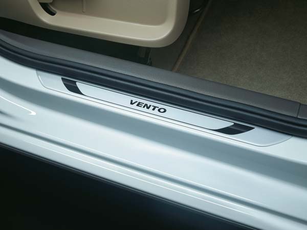 volkswagen vento highline plus badge