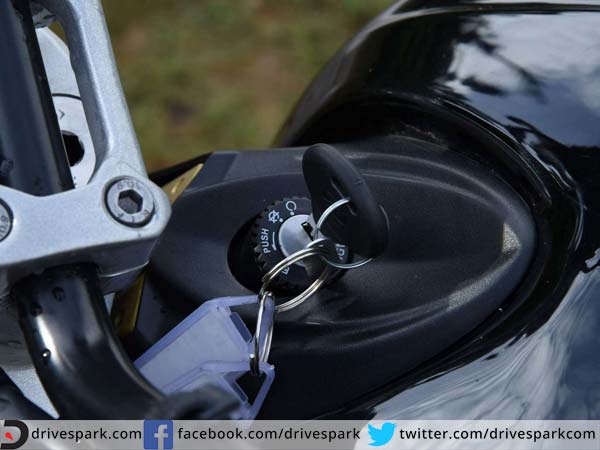 mahindra mojo review key ignition