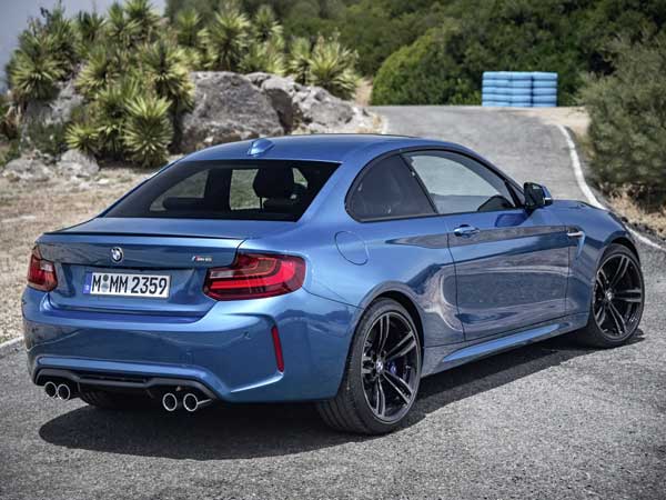 2016 bmw m2 coupe rear three quarter