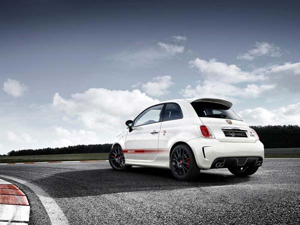 abarth 595 yamaha edition rear profile
