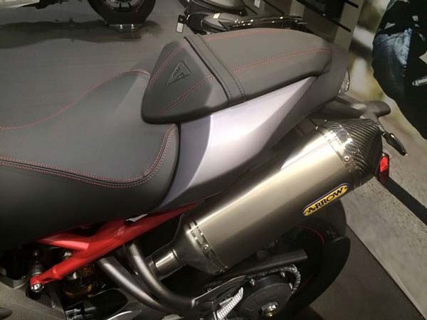 2016 triumph speed triple exhaust