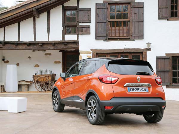 renault captur rear profile