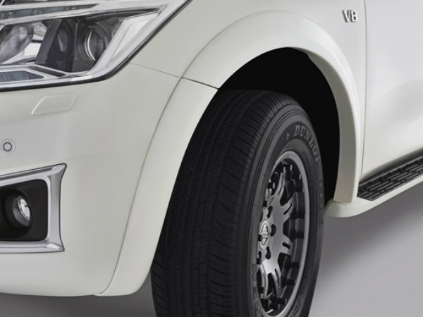 nissan patrol desert edition over fenders