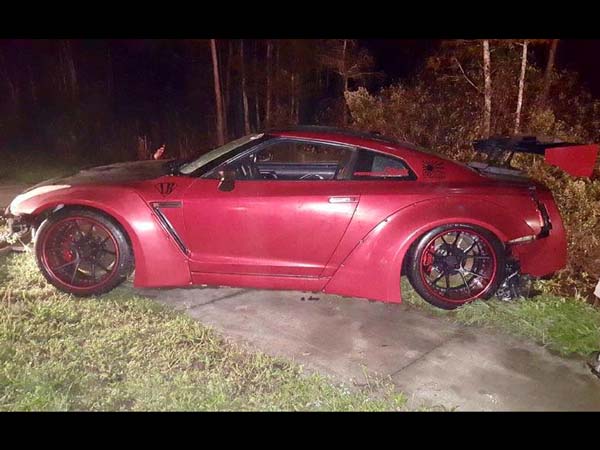 liberty walk nissan gtr after crash side profile
