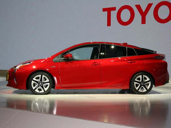 new toyota prius side profile