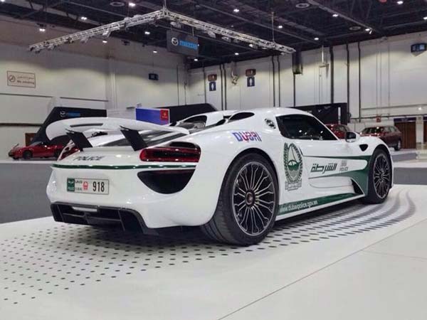 porsche 918 spyder police car dubai