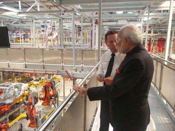 narendra modi visits jlr facility in uk narendra modi visits jlr facility in uk