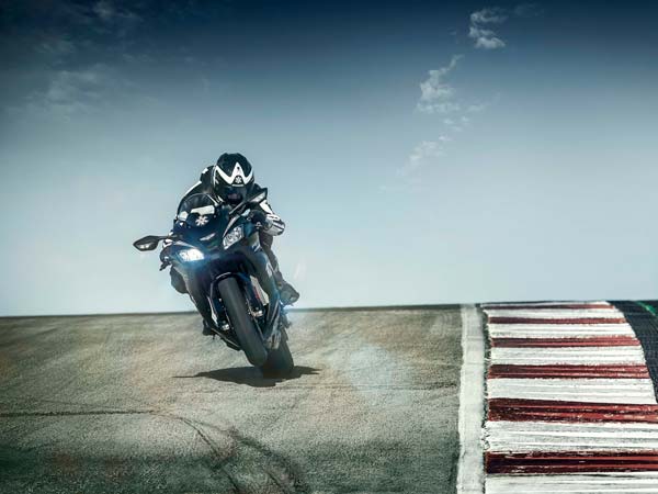 eicma 2015 kawasaki zx 10r winter edition wallpaper