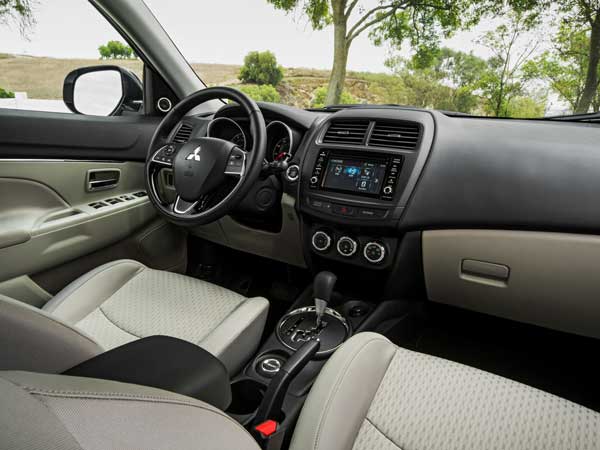 la auto show mitsubishi outlander sport interior