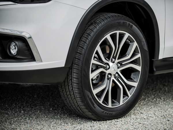 la auto show mitsubishi outlander sport wheel