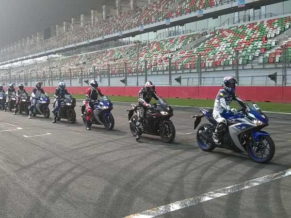 yamaha jorge lorenzo yzf r3 bic track